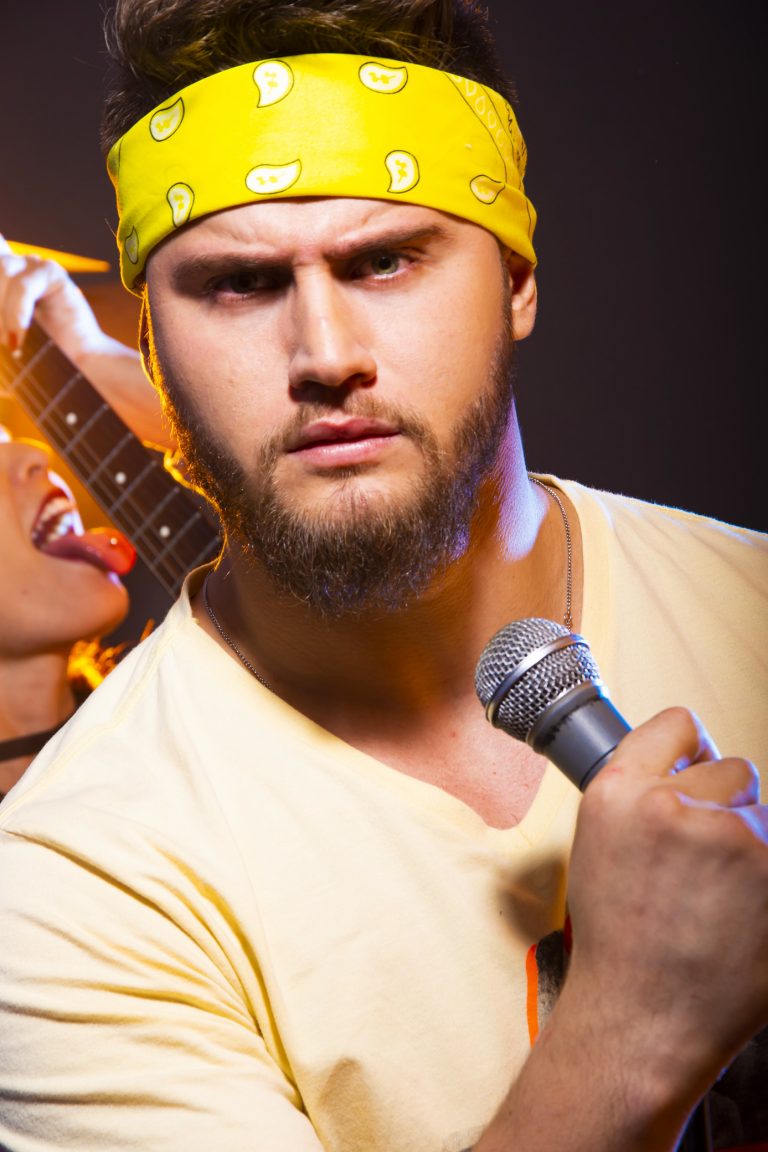 GRUNGE 90
Créditos: Beatriz Feitosa, Nahelem Bernardo, Priscila Arruda, Rafaela Vieira e Willian Castro