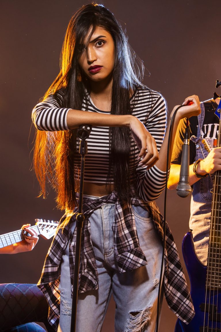 GRUNGE 90
Créditos: Beatriz Feitosa, Nahelem Bernardo, Priscila Arruda, Rafaela Vieira e Willian Castro