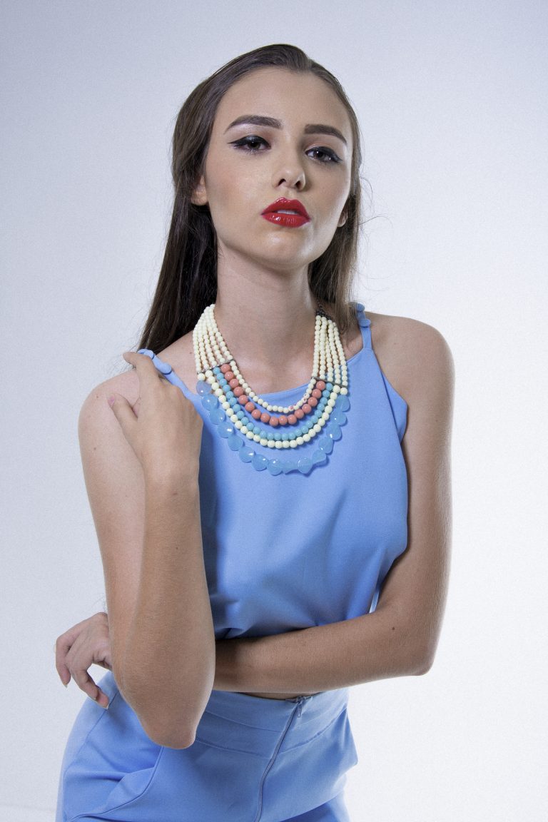 Anos 60 em Color Block
Créditos: Natália Silva e Tainá Gutierre