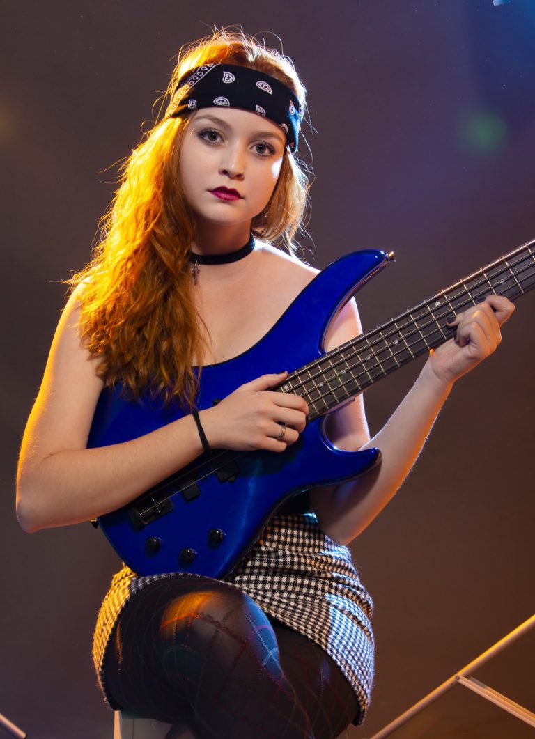 GRUNGE 90
Créditos: Beatriz Feitosa, Nahelem Bernardo, Priscila Arruda, Rafaela Vieira e Willian Castro