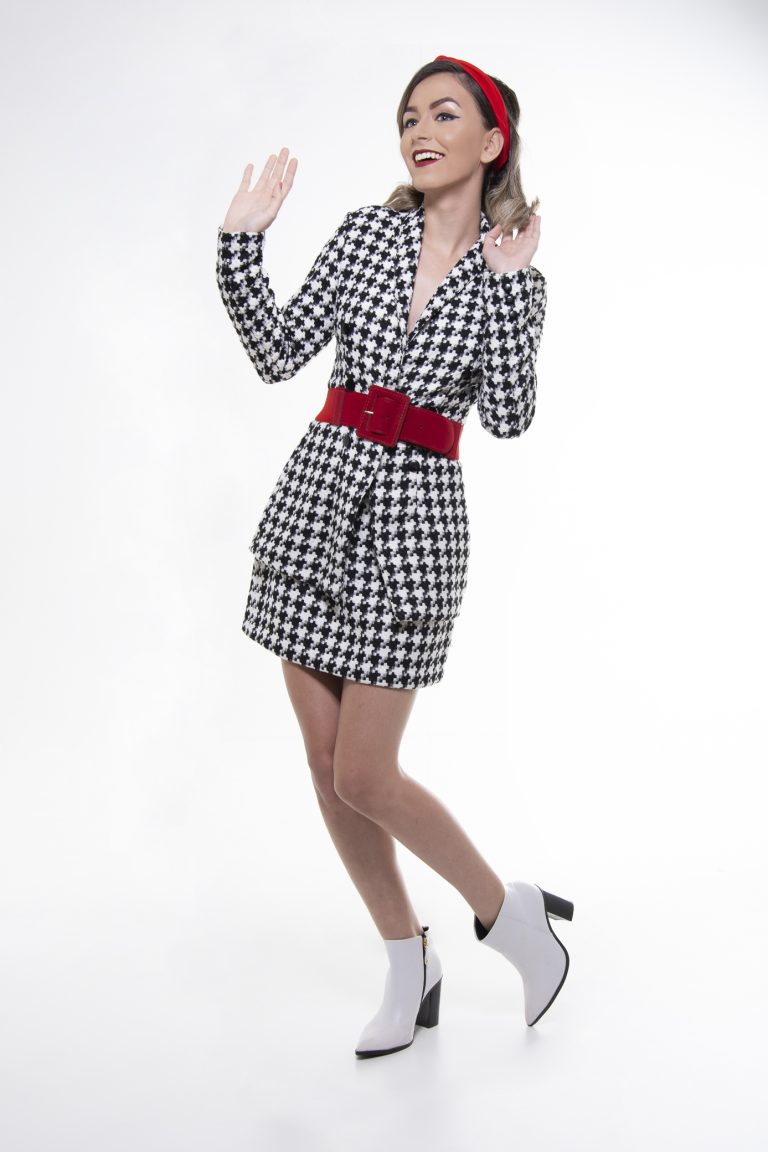 Anos 60 em Color Block
Créditos: Natália Silva e Tainá Gutierre