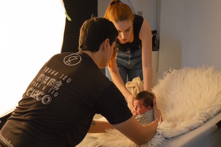 Oficina "Introdução à fotografia newborn e às técnicas de wrap". Palestrante: Francisco Meneguci Zaidel (Chico Zaidel Fotografia)
Foto: Marlene Reverte